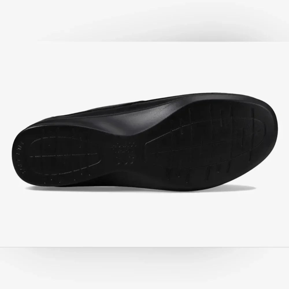 SAS Roamer Women's Size 11/12 black leather Mary Jane Loafers Tripad comfort